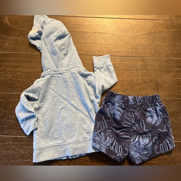 Infant baby 3M Carter’s 2 piece hoodie and shorts set - Picture 6 of 6